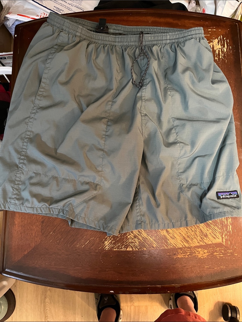 Patagonia Men's Olive Green Hybrid Shorts with Drawcord and 2 Frint Pockets L